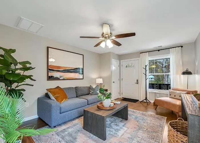 Accessible To Asheville City Center Townhome 1