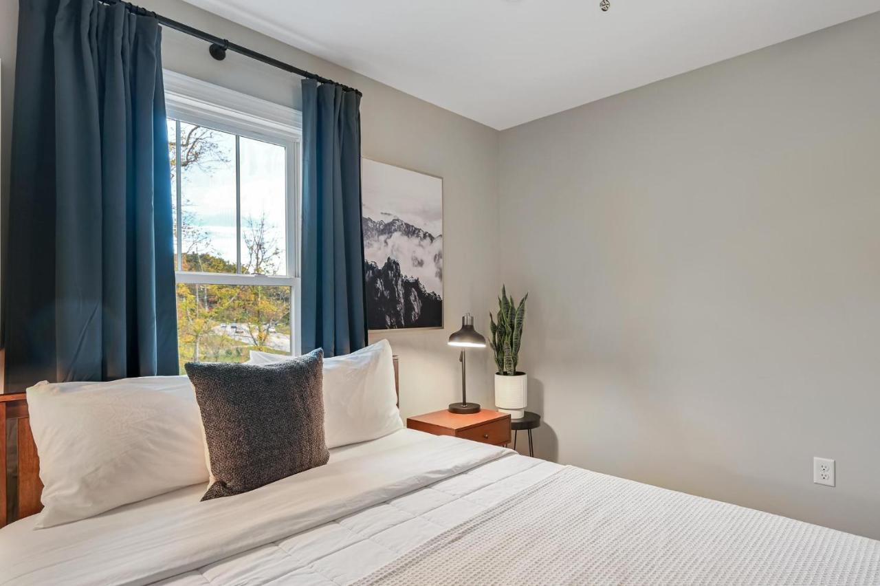 Accessible To Center Townhome 1 Holiday home *