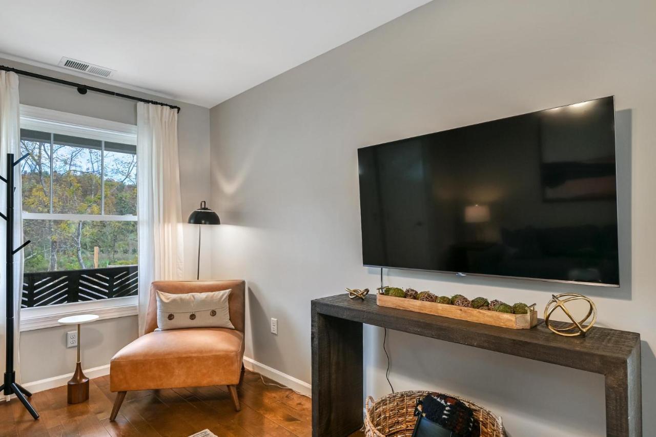 Accessible To Center Townhome 1 *
